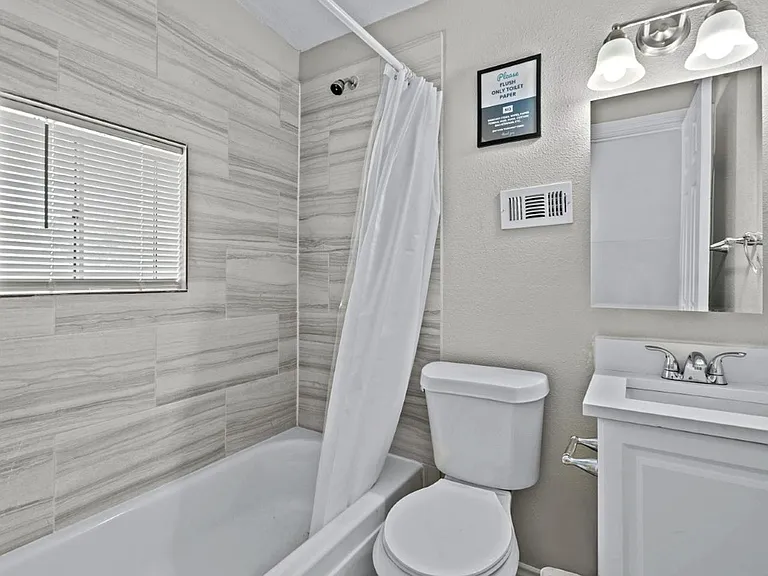 6121 Whitman Ave — Photo 15