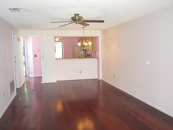 5th image of 310 Lake Placid Ct