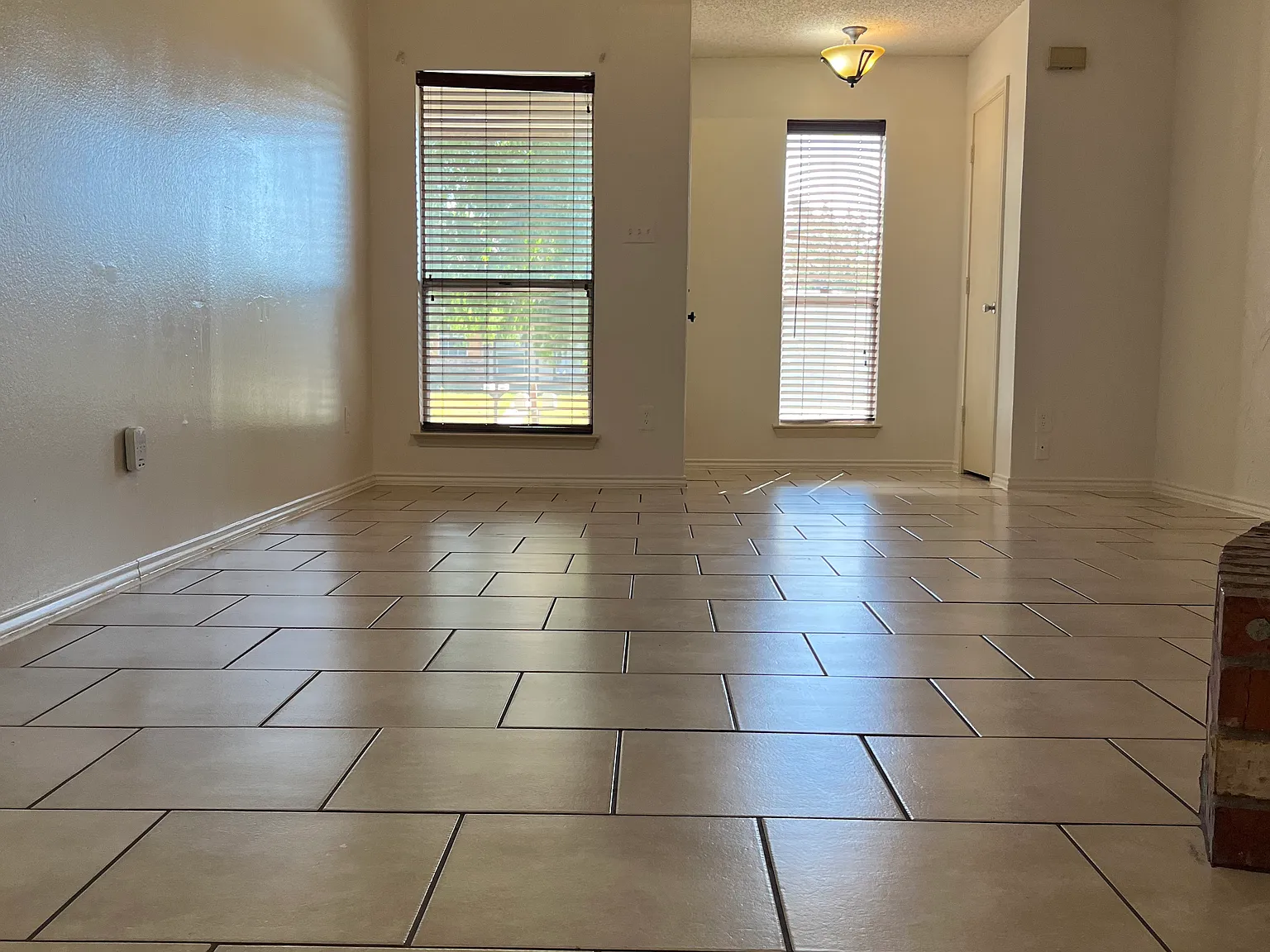 2905 Clover Ln — Photo 4