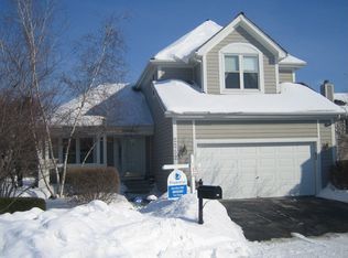 2252 Brookside Ct, Aurora, IL 60502