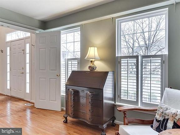 5th image of 319 Wildman St NE