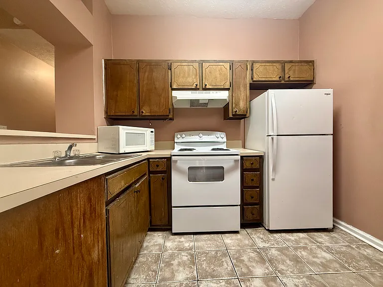 3244 Herbert Dr — Photo 3