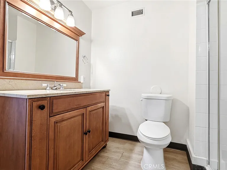 524 E Ghent St — Photo 21
