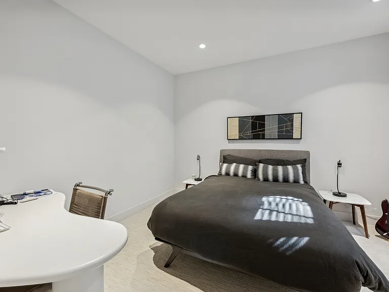 2 Semaphore Rd — Photo 16