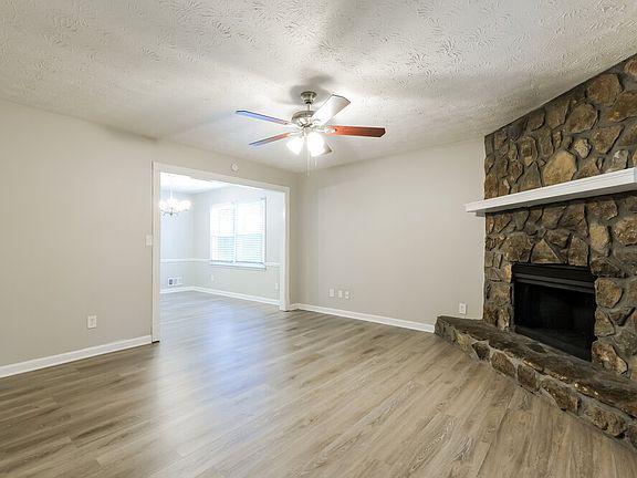 5th image of 3325 Shady Cove Rd