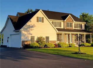 6640 Sanders Rd, Lockport, NY 14094