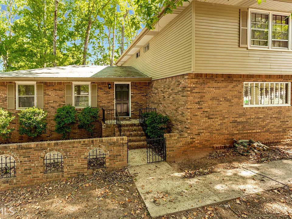 1st image of 541 Rockborough Dr
