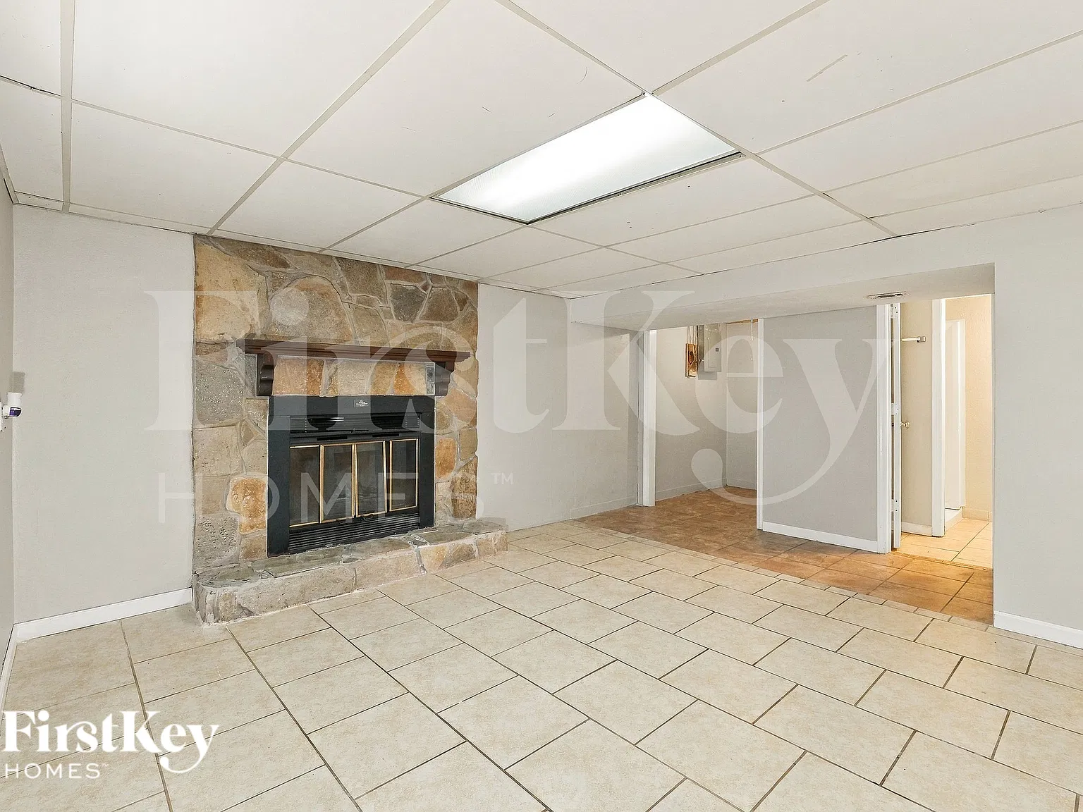 3 bed, 2.0 bath, 993 sqft, $1,525 — Photo 3