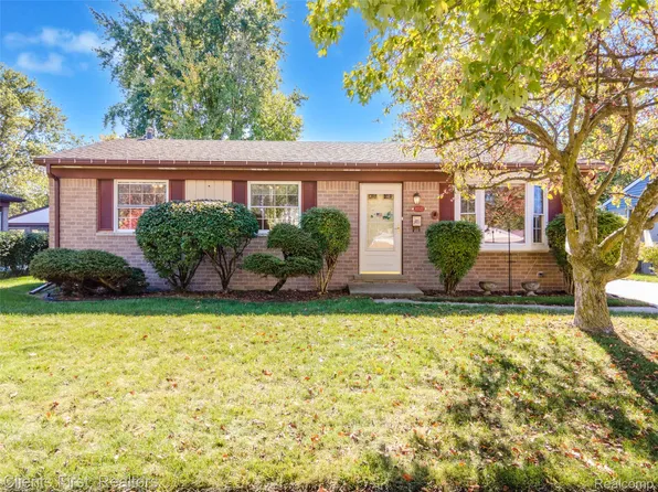 41527 Hamlin St, Van Buren Township, MI 48111