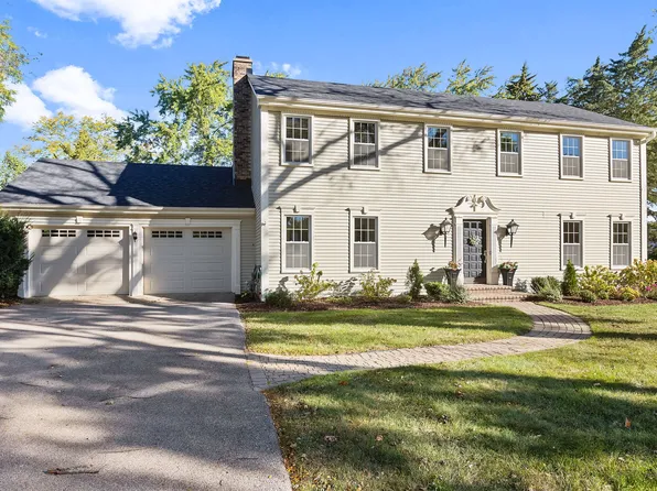 205 Bellingham Dr, Barrington, IL 60010