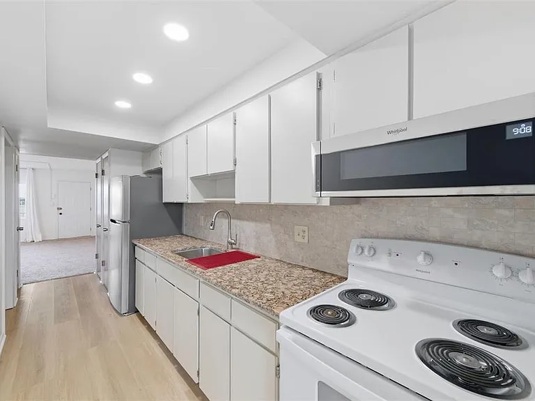 5060 76th Ave N #409 — Photo 15