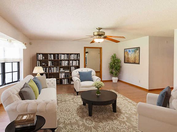 3rd image of 3917 Wateroak Way