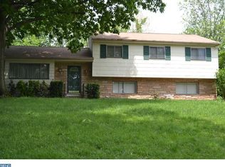 22 Hickory Hill Dr, Ewing, NJ 08618
