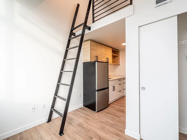 Freya Apartments - Private Studios + Social Connection — Photo 41