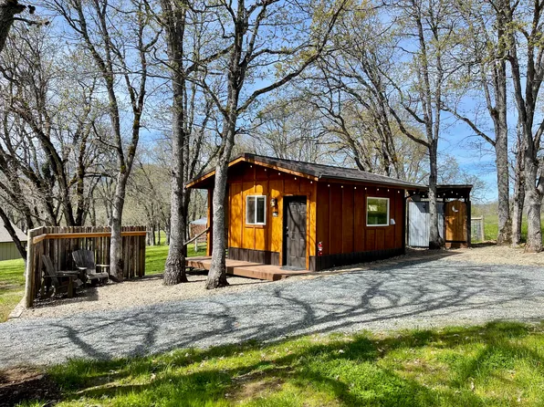 (undisclosed Address), Williams, OR 97544