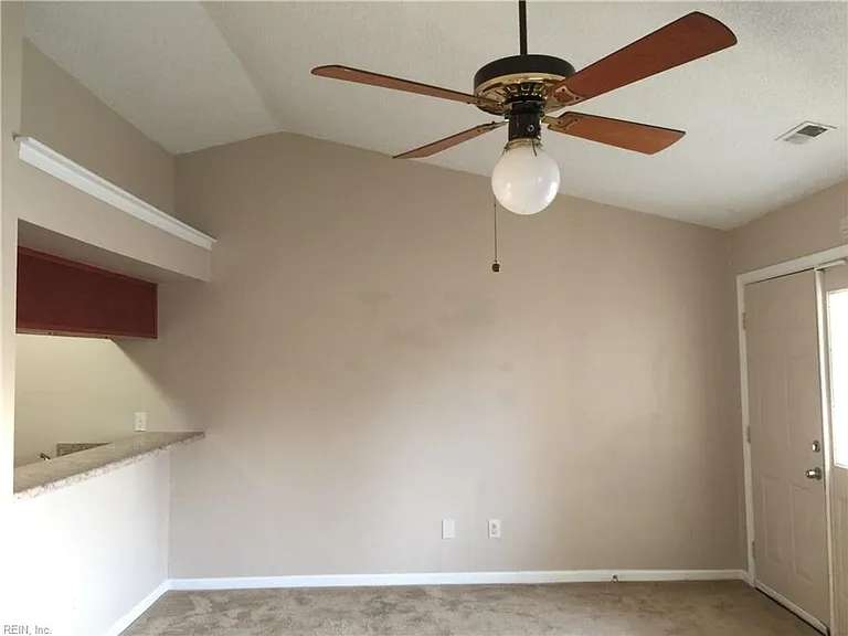 4694 Greenlaw Dr — Photo 15