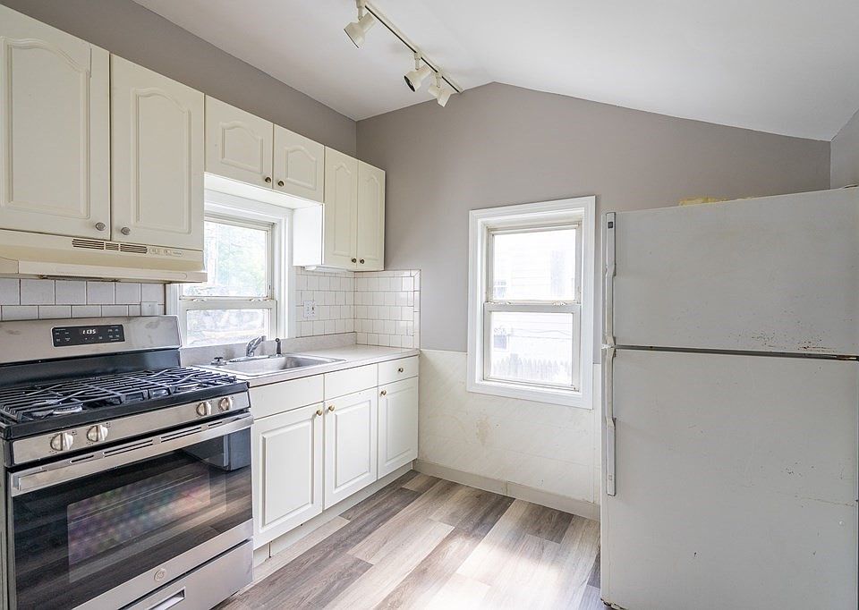 35 Water St, Quincy, MA 02169 MLS 73152195 Zillow