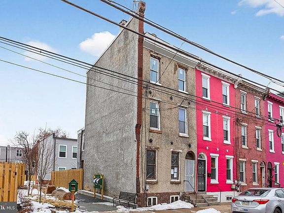 3rd image of 2210 W Master St