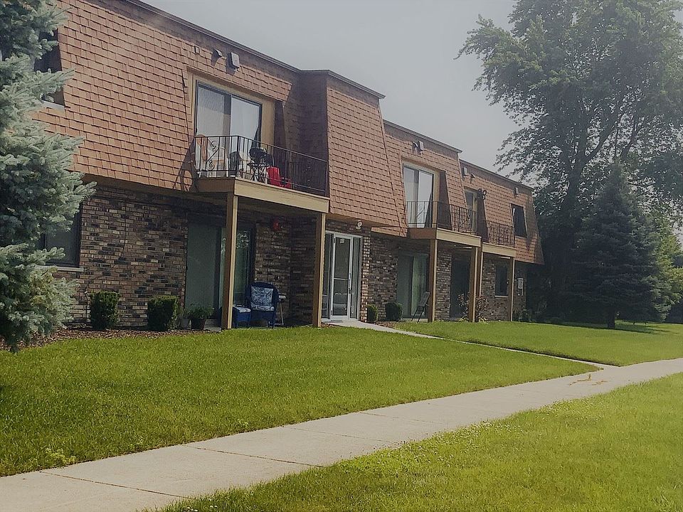 1st image of 800 E 191st Pl