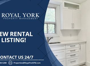 15 Stavebank Rd S #3, Mississauga, ON L5G2T2