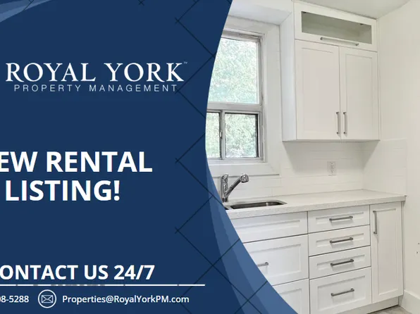 15 Stavebank Rd S #3, Mississauga, ON L5G 2T2