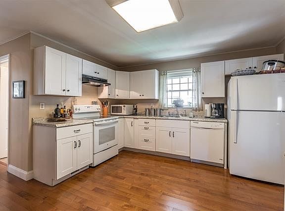 4th image of 7795B Ewing Blvd