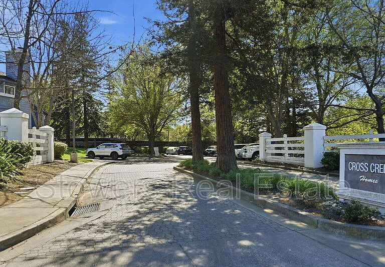 7102 Cross Creek Cir #C — Photo 31