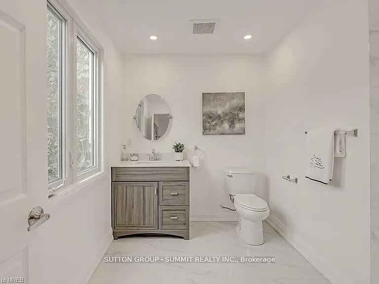 16 Upper Canada Dr #UPPER — Photo 27