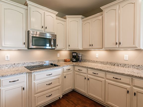 3rd image of 207 Ettington Dr