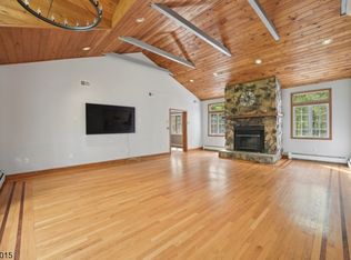 16 Roosevelt Rd, Chatham, NJ 07928