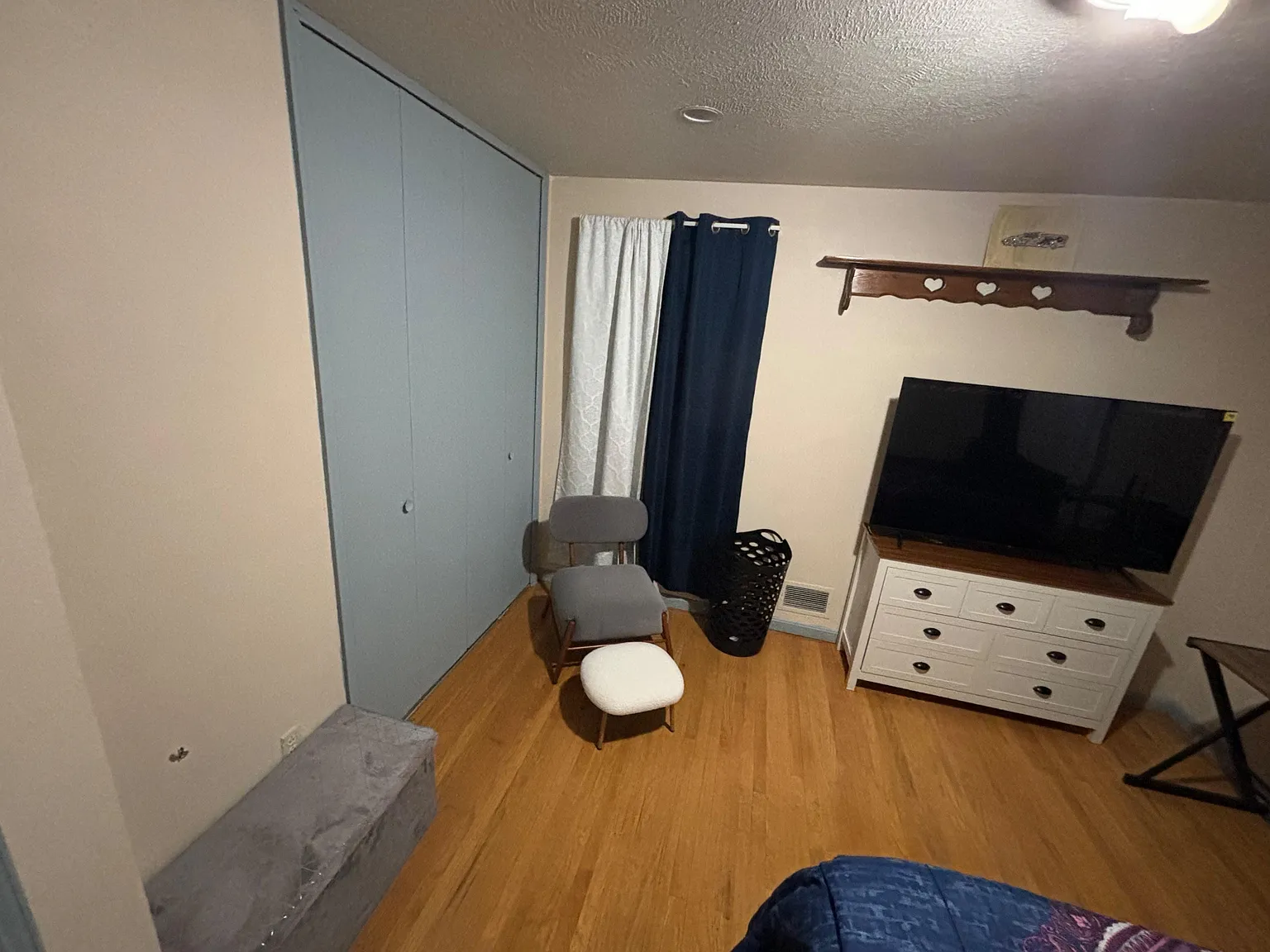 3 bed, 2.0 bath, 2000 sqft, $1,364 — Photo 2