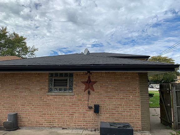 4th image of 14501 Blackstone Ave