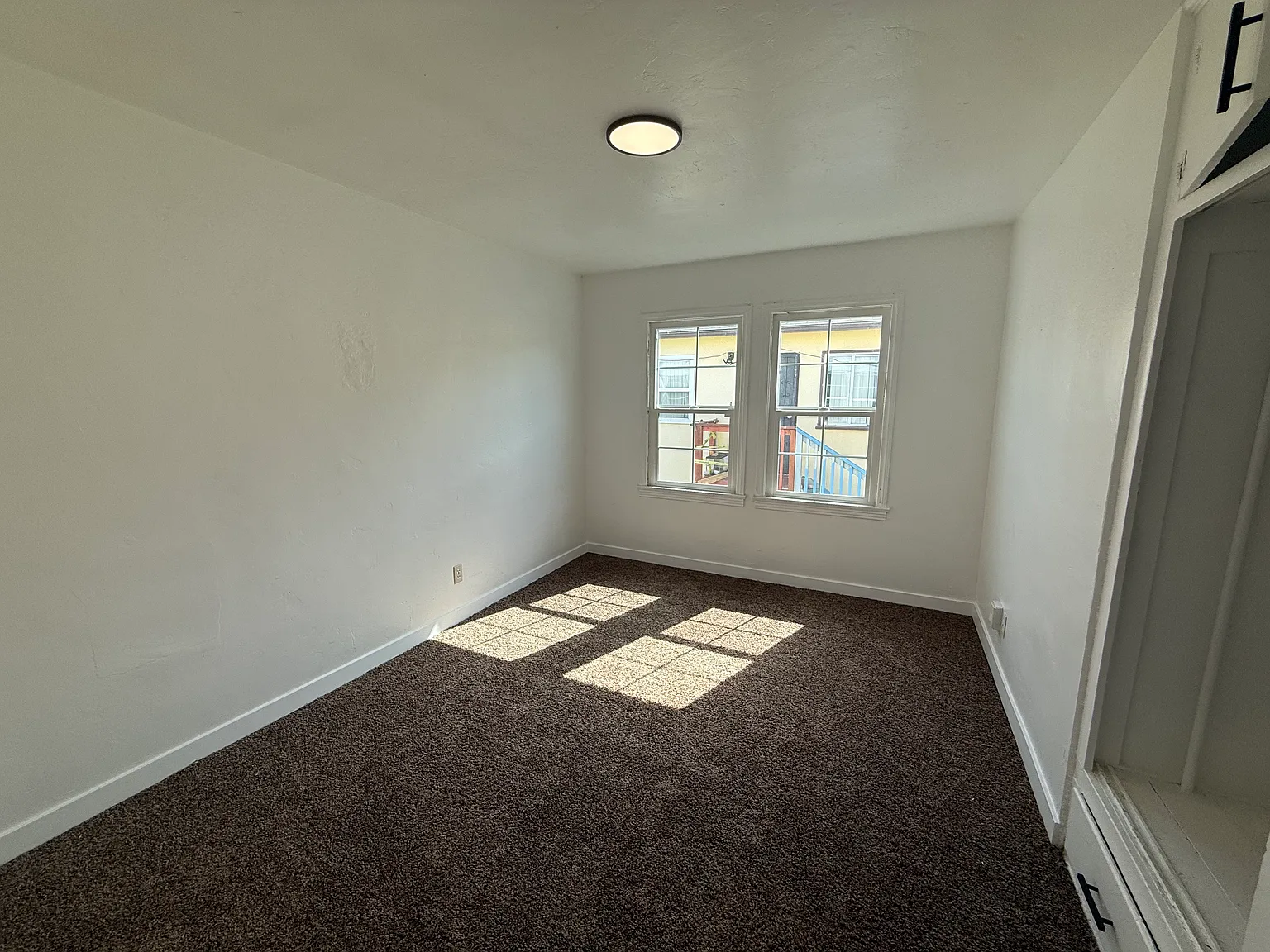 2 bed, 900 sqft, $2,300 — Photo 4