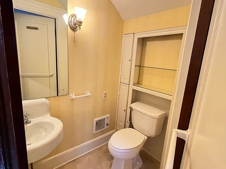 240 S Belvedere Blvd — Photo 11