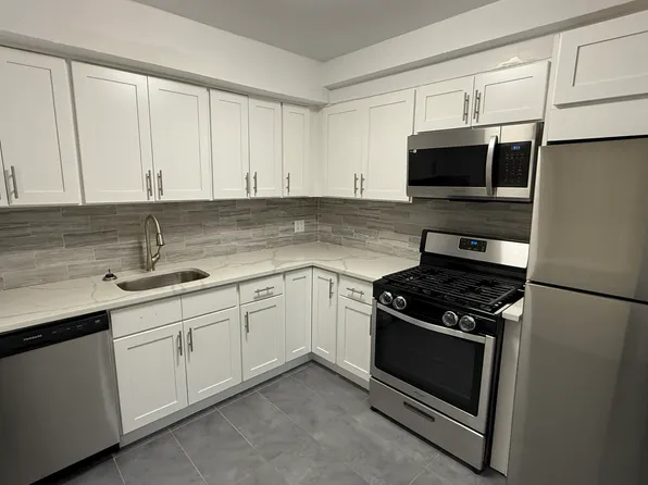 6705 186th Ln #E, Fresh Meadows, NY 11365