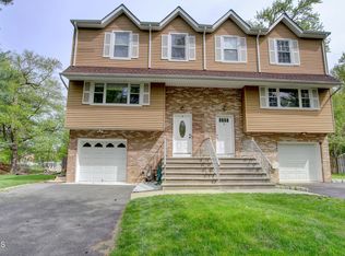 2 Lone Star Lane, Manalapan, NJ 07726
