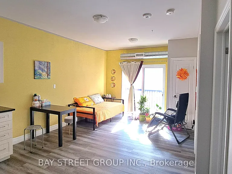 501 Frontenac St #213 — Photo 9