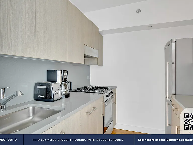 101 W 15th St #527 — Photo 6