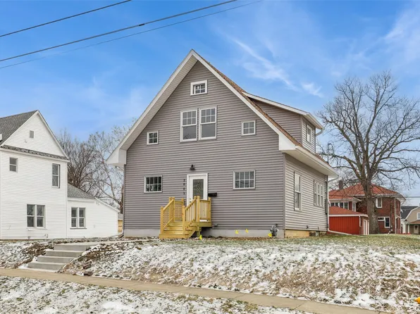 2001 10th St, Des Moines, IA 50314