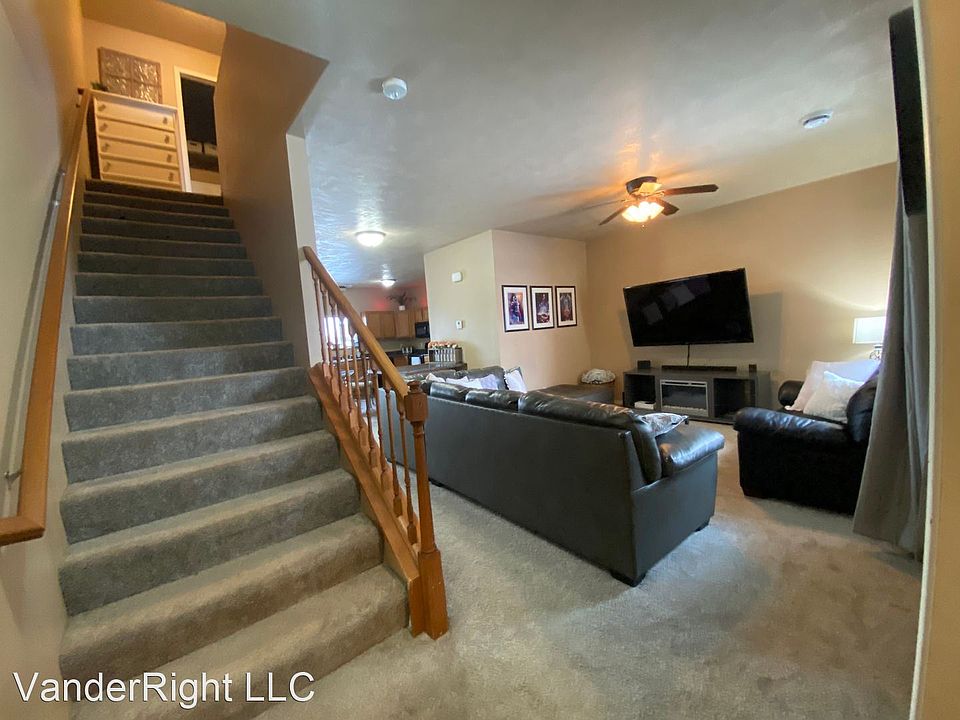 1st image of 3508 W 93rd St APT 4