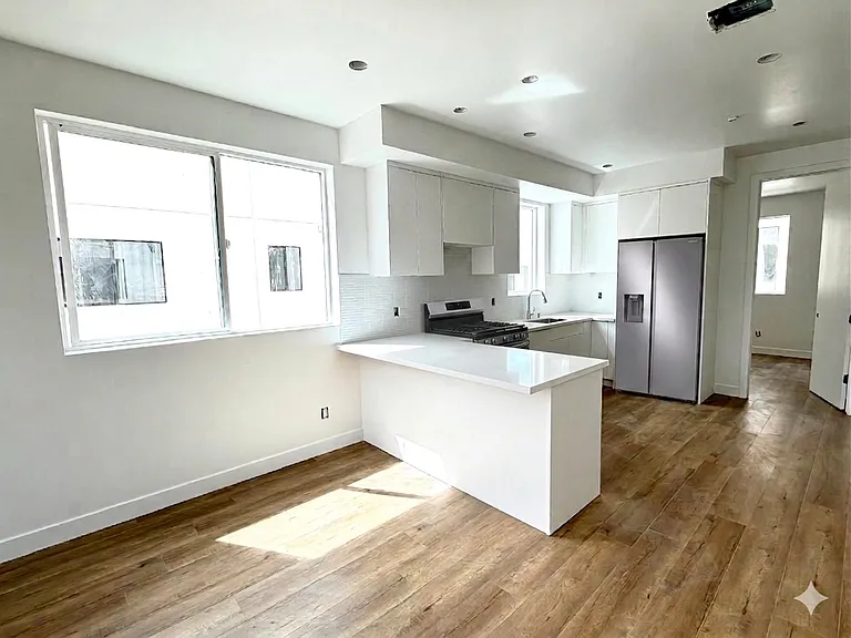 1177 1/2 Leighton Ave #1 — Photo 9