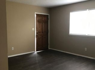 2527 S Ingram Mill Rd, Springfield, MO 65804