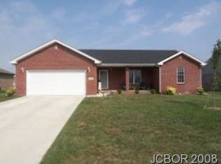 1909 Gaynell Dr, Seymour, IN 47274