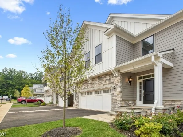 5 Saratoga Dr, Warren Twp., NJ 07059