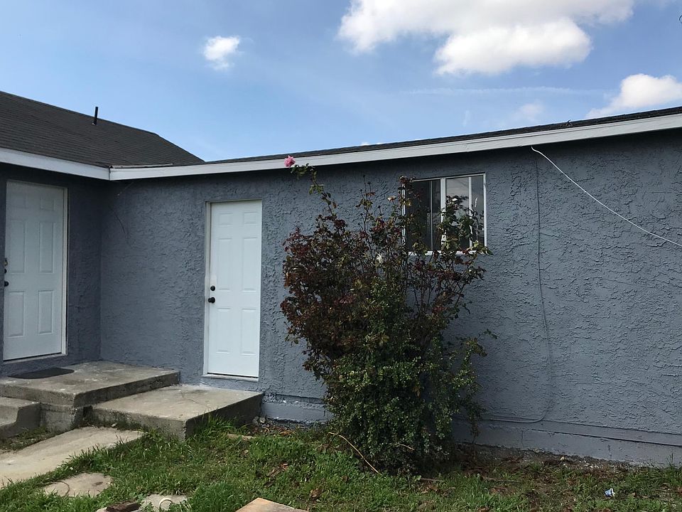 1st image of 1406 W 106th St