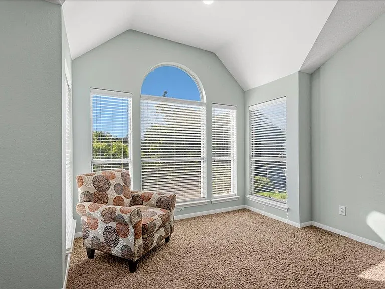 8503 Delavan Ave — Photo 33