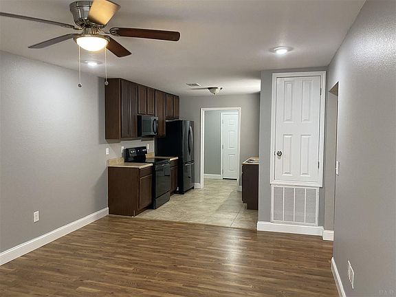 3rd image of 6121 Denver Ave #B