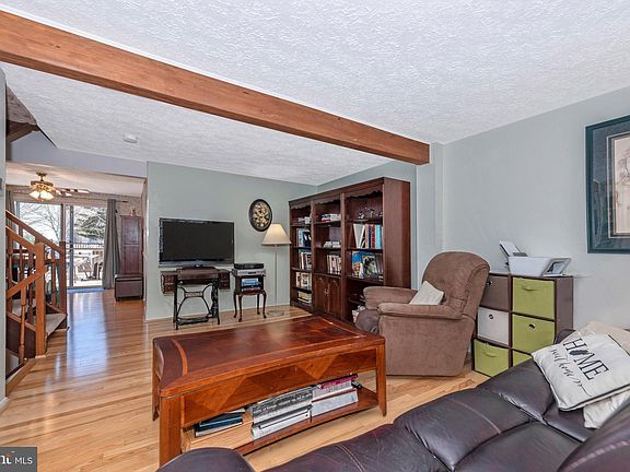 5th image of 6062 Cedar Wood Dr N