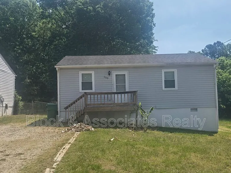 1109 Garrison St — Photo 9