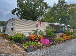 450 Ridge Rd TRAILER 7, Etters, PA 17319